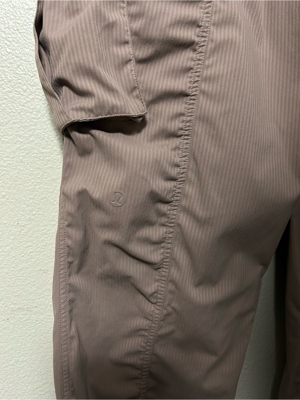 Lululemon Dance Studio Relaxed Fit Mid Rise Cargo Pant Light Ivory Taupe Size M - Picture 6 of 10